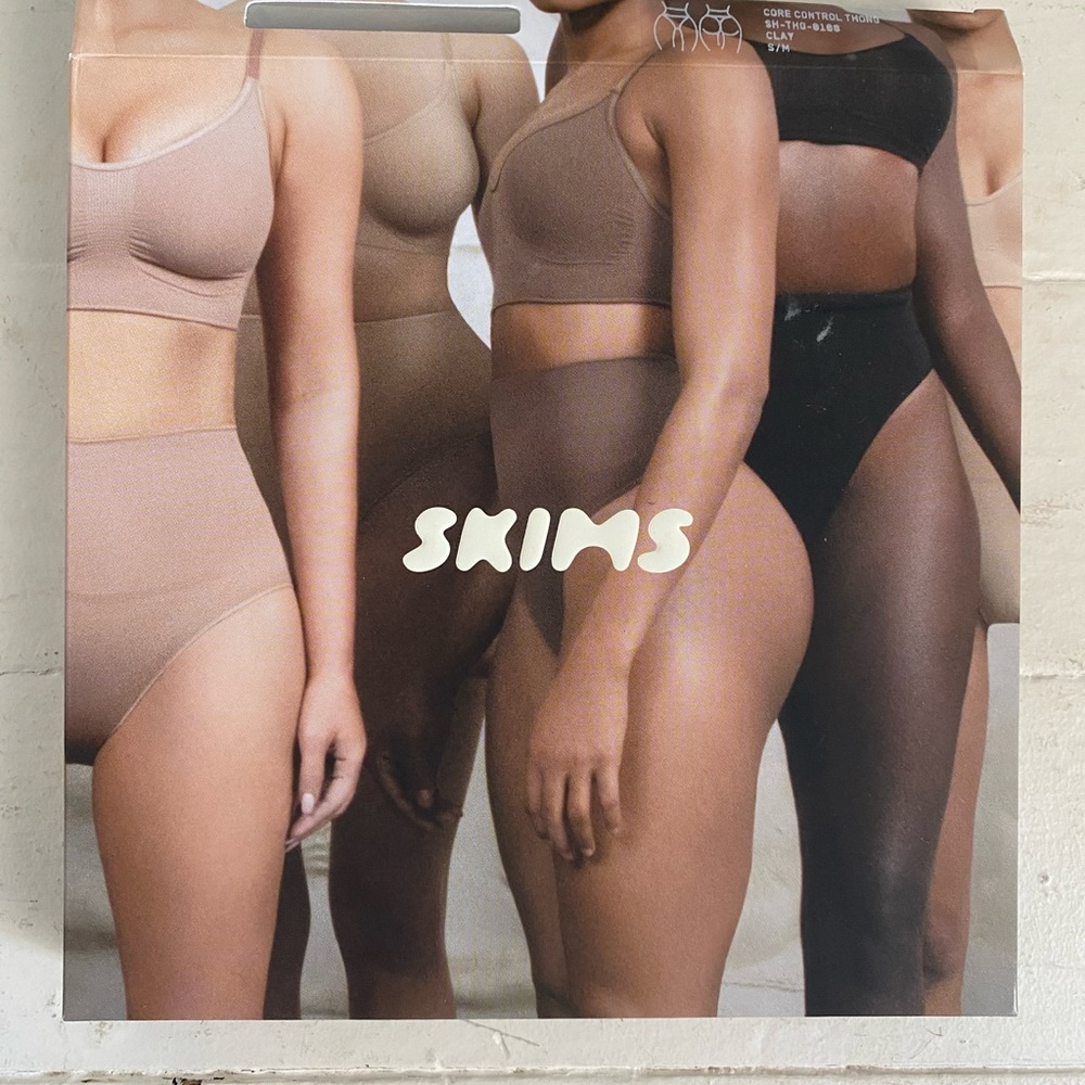 Skims core control thong in clay s/m